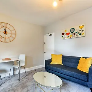 apartment-1-at-3-jubilee.yorkshirehotels.net/